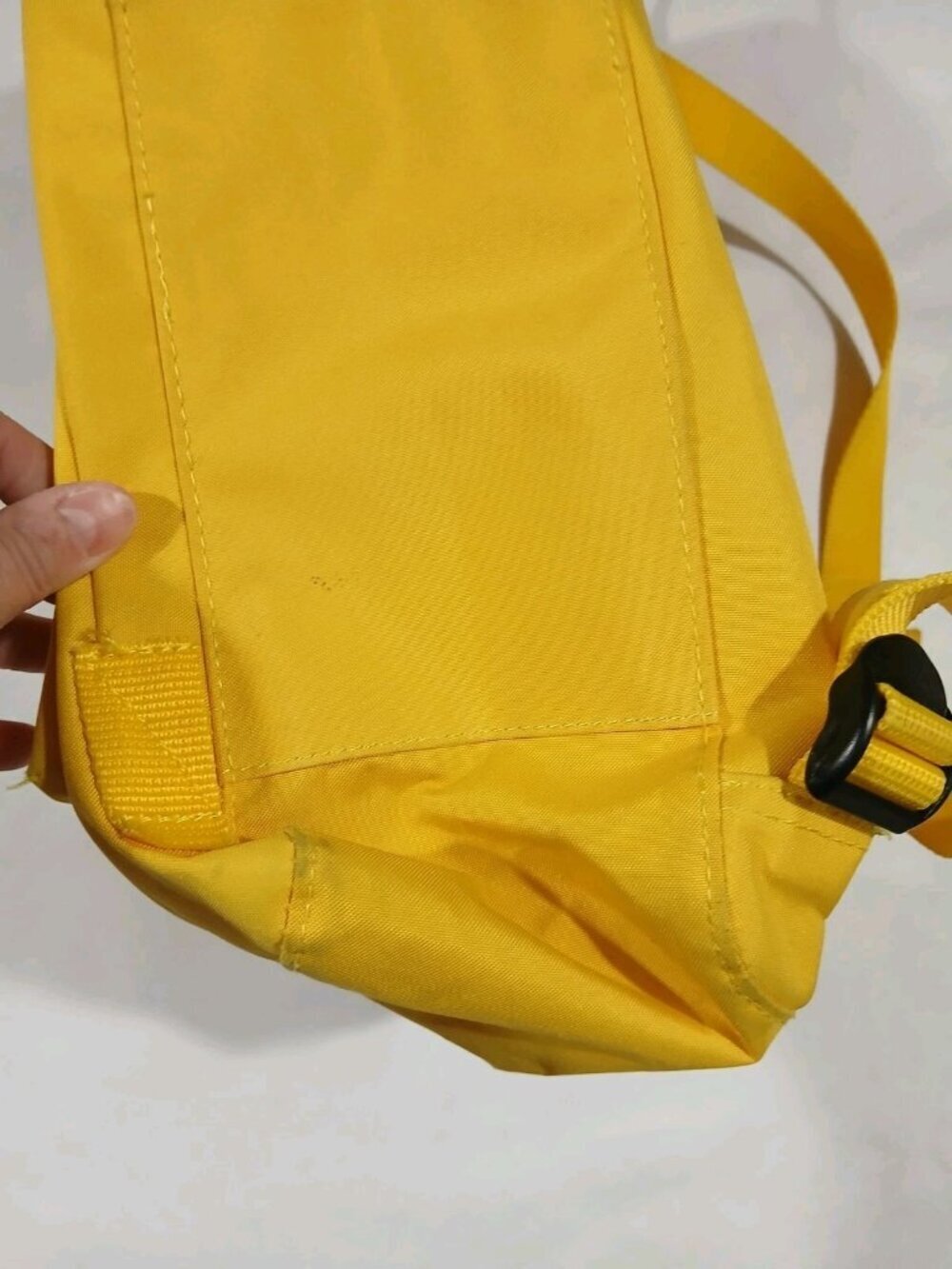 Fjallraven Kanken Classic Backpack - Picture 13 of 15